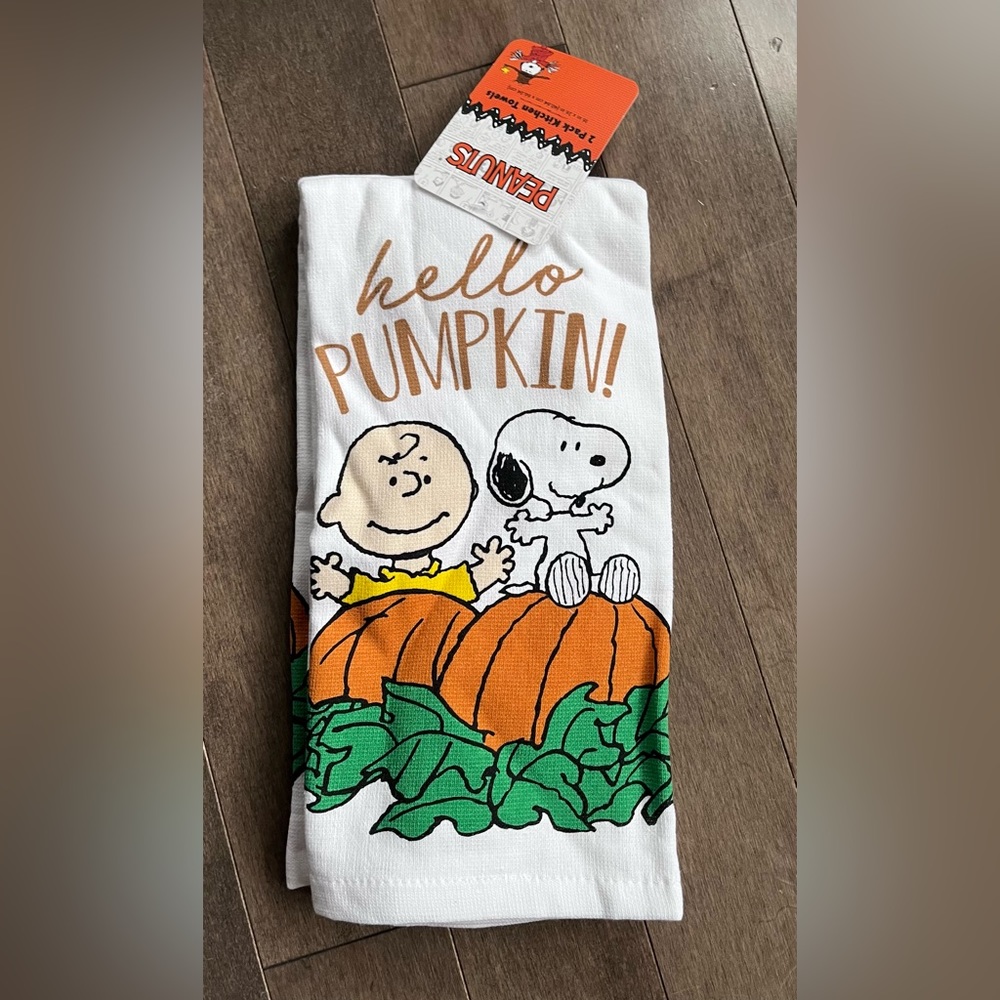 PEANUTS Snoopy Charlie Brown 2 Pack Hand Kitchen Towels “Hello Pumpkin” NWT